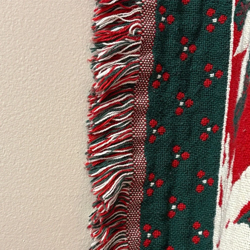 Holiday Festive Vintage Tapestry Throw Blanket with Poinsettias multicolor